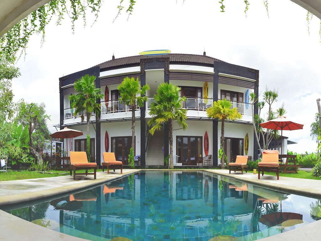 Premier Surf Camp Hotel Canggu Exterior foto