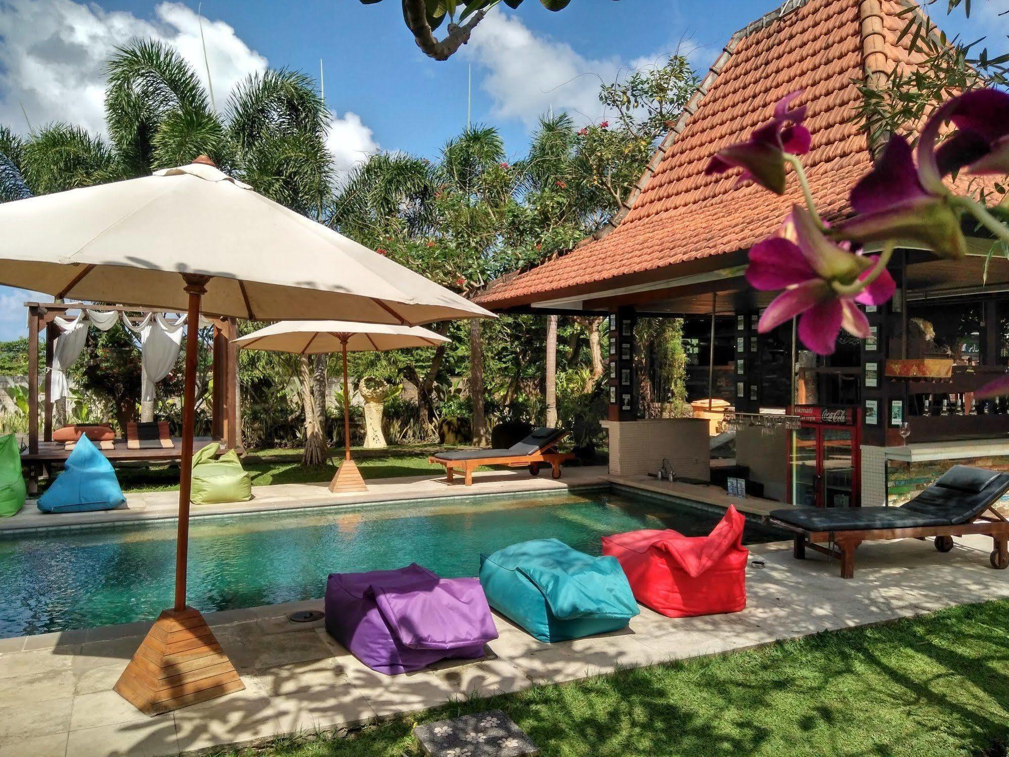 Premier Surf Camp Hotel Canggu Exterior foto