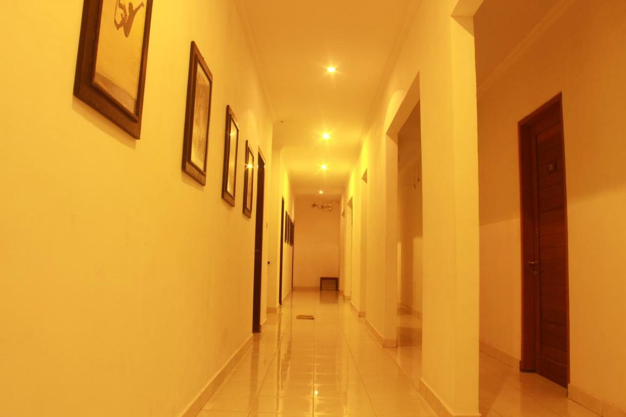 Premier Surf Camp Hotel Canggu Exterior foto